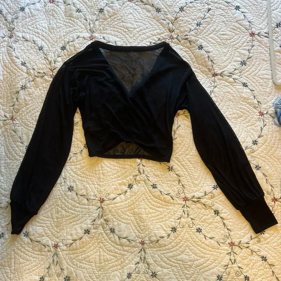 20% OFF BUNDLES! Urban Outfitters Long Sleeve Cropped Cardigan. Black. Small - Picture 2 of 12